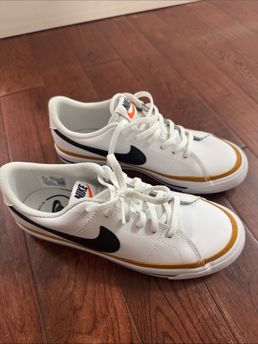 Brand new Nike Court Legacy Sneakers